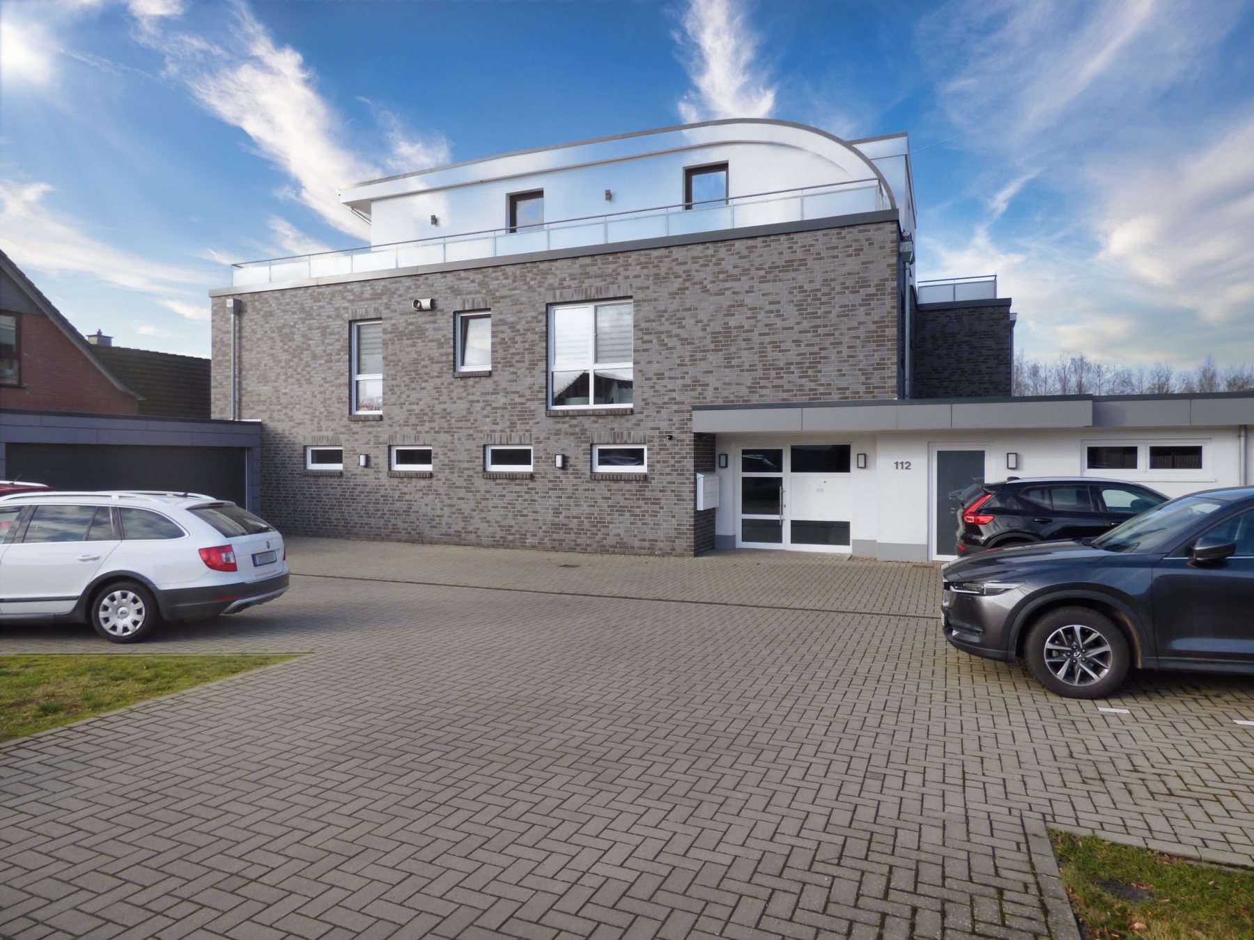 Moderne und helle 3-Zimmer-Wohnung mit Balkon und Gemeinschaftsgarten in ruhiger Lage in Stuhr-Brinkum